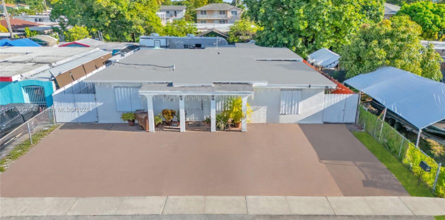 Casa en Hialeah, Florida 6 dormitorios, 197.42 m2 № 1944090