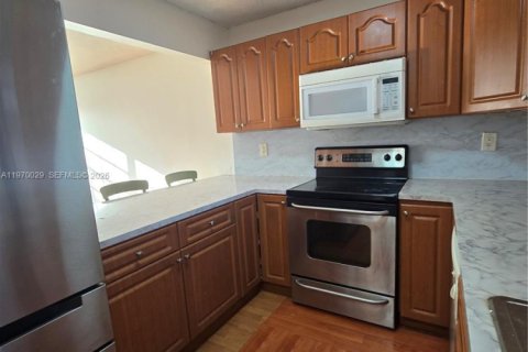 Casa en venta en Miami, Florida, 3 dormitorios, 121.7 m2 № 2030821 - foto 25