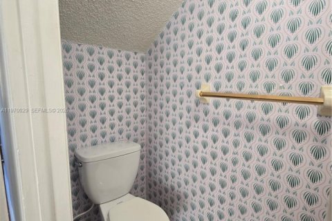 Casa en venta en Miami, Florida, 3 dormitorios, 121.7 m2 № 2030821 - foto 16