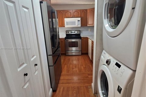 Casa en venta en Miami, Florida, 3 dormitorios, 121.7 m2 № 2030821 - foto 22