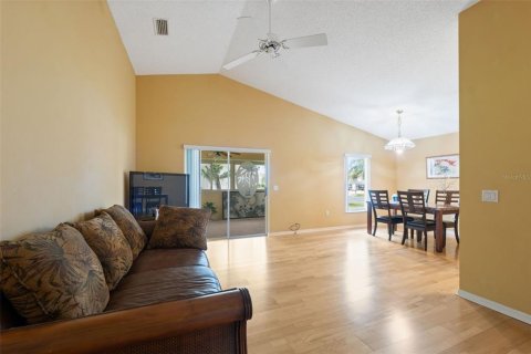 Villa ou maison à vendre à New Port Richey, Floride: 2 chambres, 117.43 m2 № 1899536 - photo 6