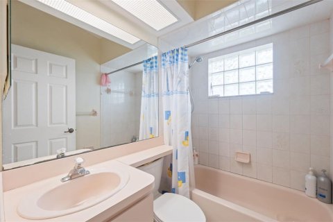 Villa ou maison à vendre à New Port Richey, Floride: 2 chambres, 117.43 m2 № 1899536 - photo 23