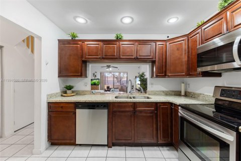 Adosado en venta en Pembroke Pines, Florida, 2 dormitorios, 113.62 m2 № 2064050 - foto 6