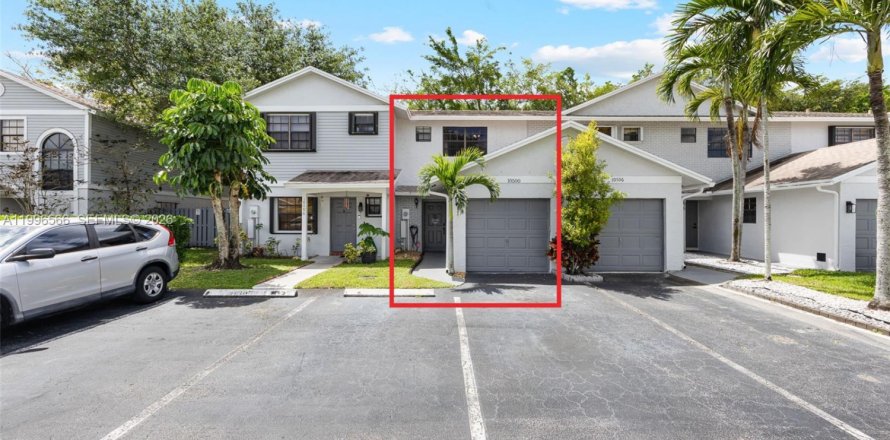 Adosado en Pembroke Pines, Florida 2 dormitorios, 113.62 m2 № 2064050
