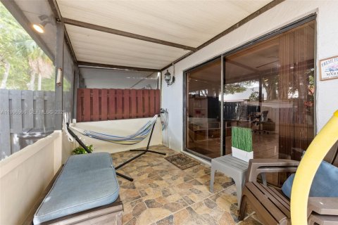 Adosado en venta en Pembroke Pines, Florida, 2 dormitorios, 113.62 m2 № 2064050 - foto 26