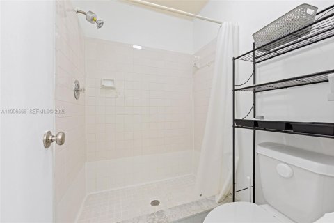 Adosado en venta en Pembroke Pines, Florida, 2 dormitorios, 113.62 m2 № 2064050 - foto 16