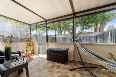 Adosado en venta en Pembroke Pines, Florida, 2 dormitorios, 113.62 m2 № 2064050 - foto 27