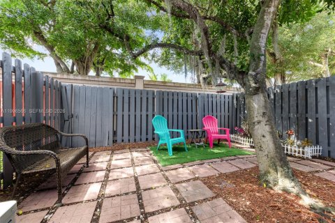 Adosado en venta en Pembroke Pines, Florida, 2 dormitorios, 113.62 m2 № 2064050 - foto 28