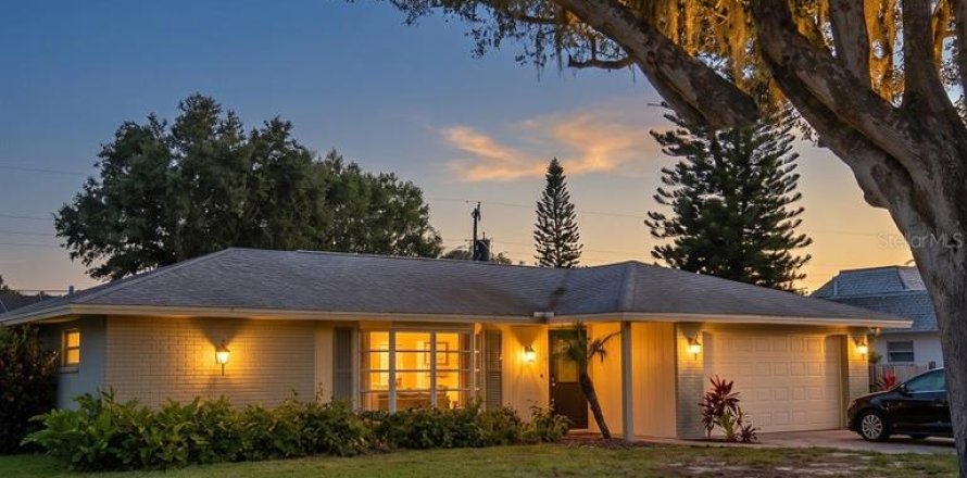 Villa ou maison à Sarasota, Floride 3 chambres, 143.91 m2 № 2224846