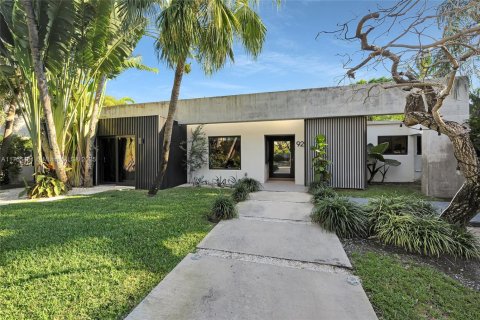 House in Key Biscayne, Florida 4 bedrooms, 223.24 sq.m. № 1735726 - photo 1
