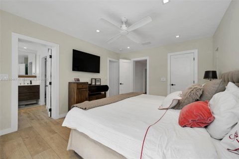 House in Key Biscayne, Florida 4 bedrooms, 223.24 sq.m. № 1735726 - photo 30