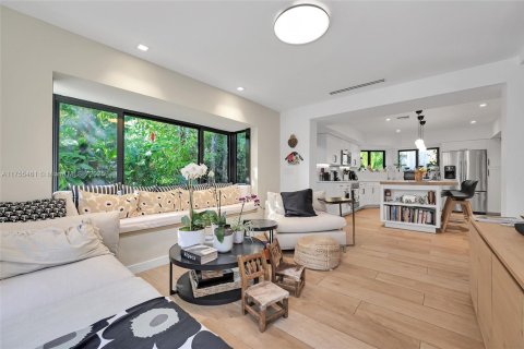 House in Key Biscayne, Florida 4 bedrooms, 223.24 sq.m. № 1735726 - photo 16