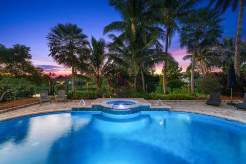 Villa ou maison à vendre à Palm City, Floride: 6 chambres, 462.75 m2 № 2183861 - photo 2