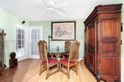 House in Tamarac, Florida 2 bedrooms, 157.93 sq.m. № 1864905 - photo 11