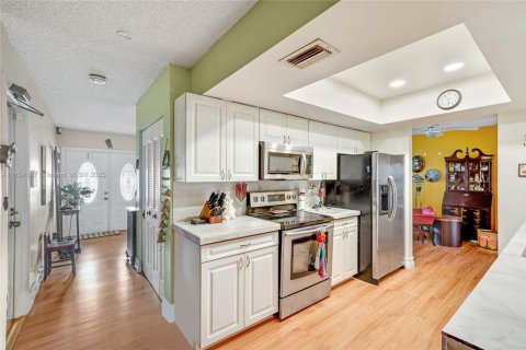 House in Tamarac, Florida 2 bedrooms, 157.93 sq.m. № 1864905 - photo 10