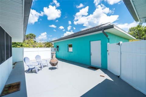 House in Englewood, Florida 2 bedrooms, 139.73 sq.m. № 1808181 - photo 30