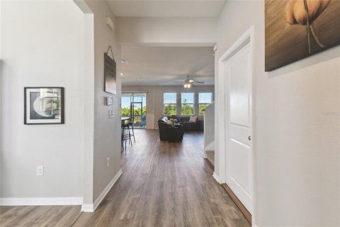 House in Parrish, Florida 4 bedrooms, 255.76 sq.m. № 2406243 - photo 27