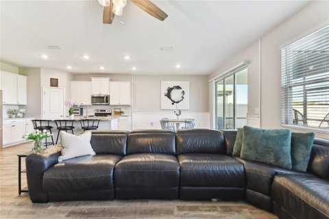 House in Parrish, Florida 4 bedrooms, 255.76 sq.m. № 2406243 - photo 25