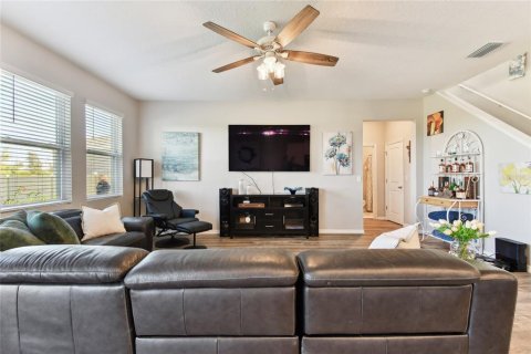 House in Parrish, Florida 4 bedrooms, 255.76 sq.m. № 2406243 - photo 23
