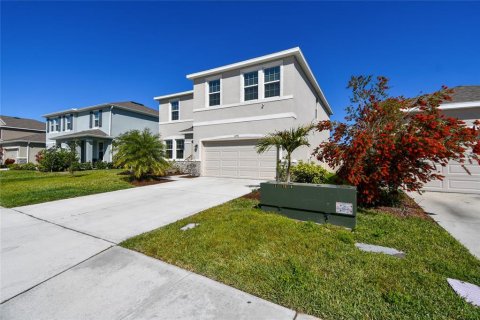 House in Parrish, Florida 4 bedrooms, 255.76 sq.m. № 2406243 - photo 3