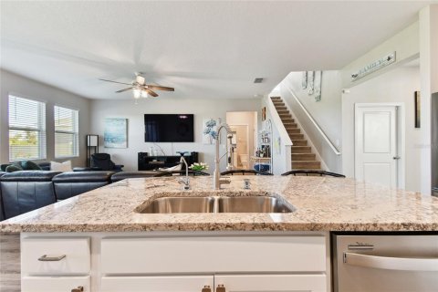 House in Parrish, Florida 4 bedrooms, 255.76 sq.m. № 2406243 - photo 14