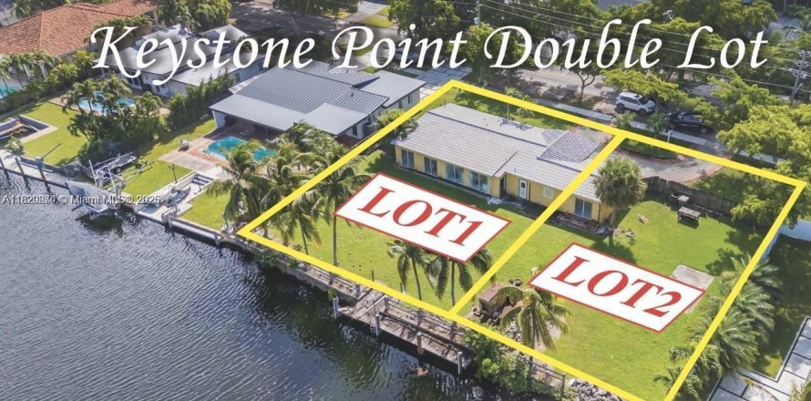 House in North Miami, Florida 3 bedrooms, 181.16 sq.m. № 1814869