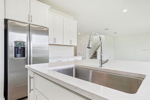 Casa en venta en Mount Dora, Florida, 4 dormitorios, 246.19 m2 № 2317286 - foto 7