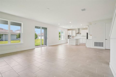Casa en venta en Mount Dora, Florida, 4 dormitorios, 246.19 m2 № 2317286 - foto 9
