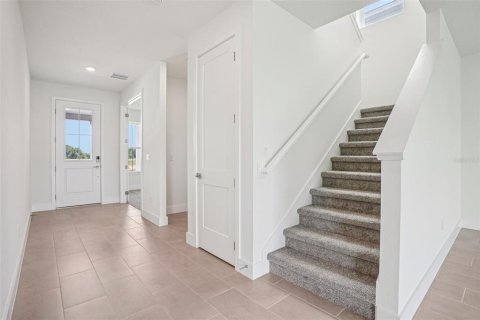 Casa en venta en Mount Dora, Florida, 4 dormitorios, 246.19 m2 № 2317286 - foto 2