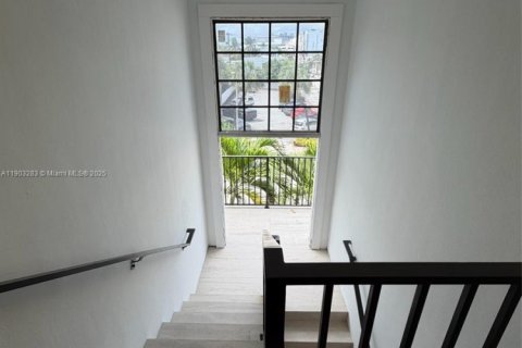 Copropriété à louer à Miami Beach, Floride: 49.98 m2 № 2081836 - photo 5