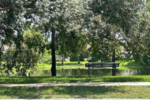 Снять в аренду коммерческую недвижимость в Плантация, Флорида 1 спальня, 27.87м2, № 1961231 - фото 23