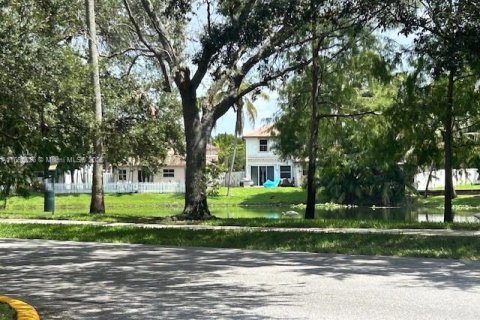 Снять в аренду коммерческую недвижимость в Плантация, Флорида 1 спальня, 27.87м2, № 1961231 - фото 22