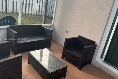 Снять в аренду коммерческую недвижимость в Плантация, Флорида 1 спальня, 27.87м2, № 1961231 - фото 2