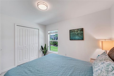 House in Fort Myers, Florida 4 bedrooms, 168.34 sq.m. № 1617992 - photo 13