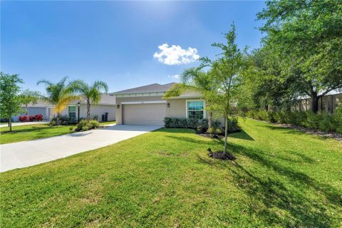 House in Fort Myers, Florida 4 bedrooms, 168.34 sq.m. № 1617992 - photo 1