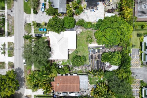 Villa ou maison à vendre à Hollywood, Floride: 3 chambres, 161.19 m2 № 2013848 - photo 16