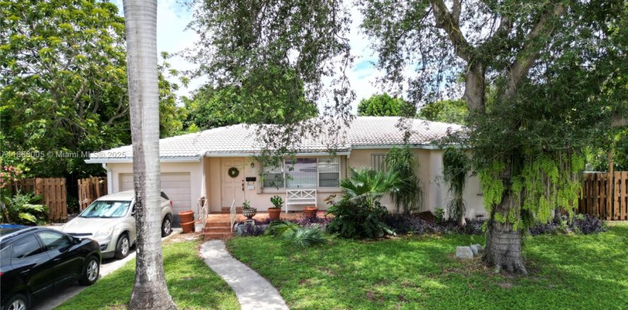 Villa ou maison à Hollywood, Floride 3 chambres, 161.19 m2 № 2013848