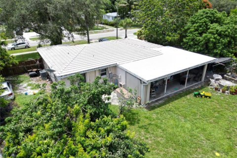 Villa ou maison à vendre à Hollywood, Floride: 3 chambres, 161.19 m2 № 2013848 - photo 20