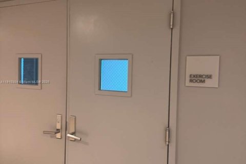 Снять в аренду кондоминиум в Майами-Бич, Флорида 2 спальни, 125.42м2, № 2082196 - фото 29