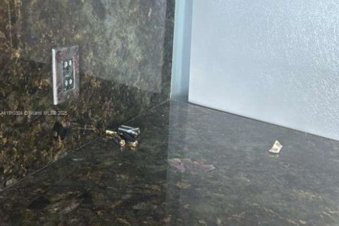 Снять в аренду кондоминиум в Майами-Бич, Флорида 2 спальни, 125.42м2, № 2082196 - фото 21