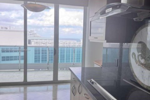Снять в аренду кондоминиум в Майами-Бич, Флорида 2 спальни, 125.42м2, № 2082196 - фото 25