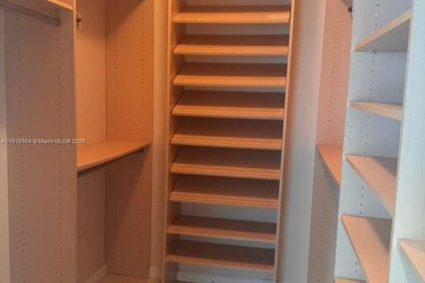 Снять в аренду кондоминиум в Майами-Бич, Флорида 2 спальни, 125.42м2, № 2082196 - фото 10