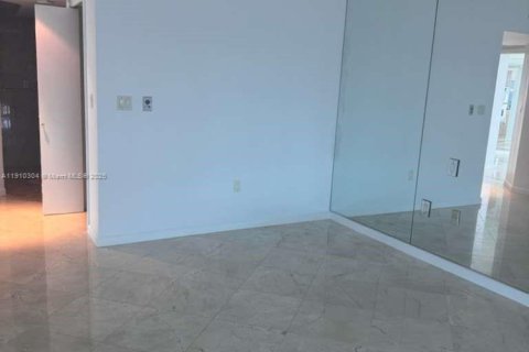 Снять в аренду кондоминиум в Майами-Бич, Флорида 2 спальни, 125.42м2, № 2082196 - фото 13
