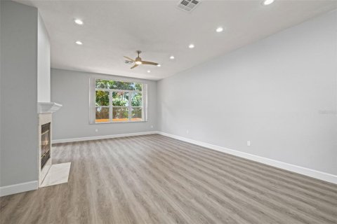 Снять в аренду таунхаус в Тиерра-Верде, Флорида 6 комнат, 275.92м2, № 1844456 - фото 15