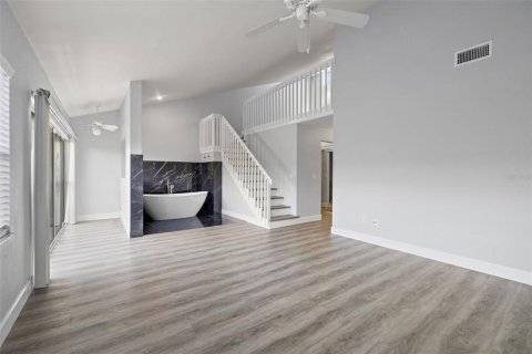 Снять в аренду таунхаус в Тиерра-Верде, Флорида 6 комнат, 275.92м2, № 1844456 - фото 23