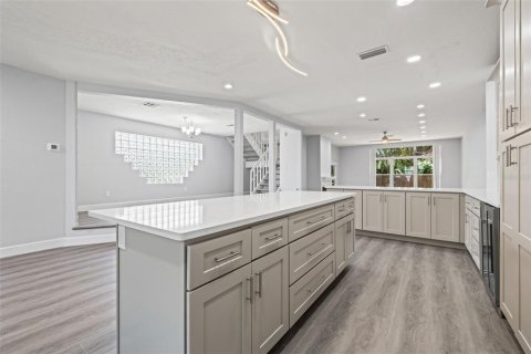 Снять в аренду таунхаус в Тиерра-Верде, Флорида 6 комнат, 275.92м2, № 1844456 - фото 10