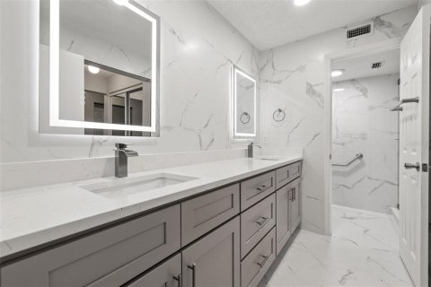 Снять в аренду таунхаус в Тиерра-Верде, Флорида 6 комнат, 275.92м2, № 1844456 - фото 29