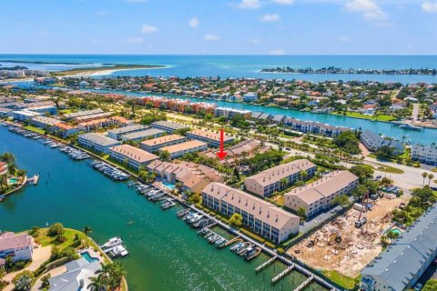 Снять в аренду таунхаус в Тиерра-Верде, Флорида 6 комнат, 275.92м2, № 1844456 - фото 2