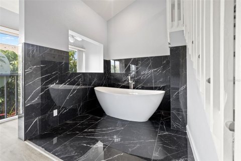 Снять в аренду таунхаус в Тиерра-Верде, Флорида 6 комнат, 275.92м2, № 1844456 - фото 25