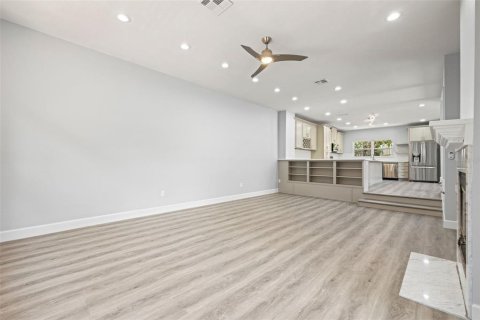 Снять в аренду таунхаус в Тиерра-Верде, Флорида 6 комнат, 275.92м2, № 1844456 - фото 18